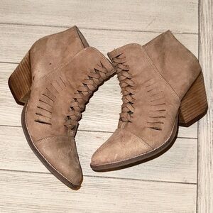 Coconuts by Matisse Ally Ankle Boots in Natural Suede